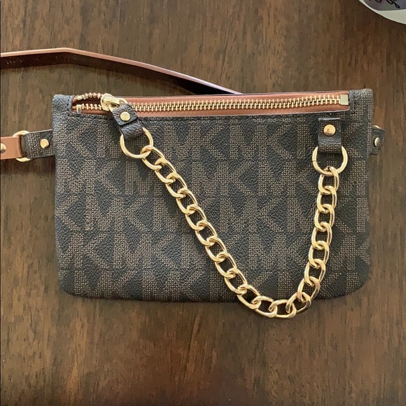 Michael Kors Handbags - ⚠️ SALE Michael Kors | Pull Chain Belt Bag